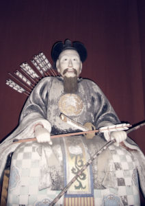 青森 岩木山神社 5mm f/3.3 1/32sec ISO-176