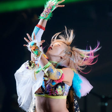 ウナギ・サヤカのパフォーマンス