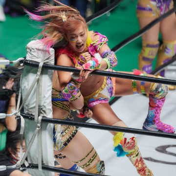 ウナギ・サヤカのshoulder_tackle