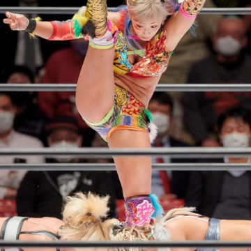 ウナギ・サヤカのかかと落とし